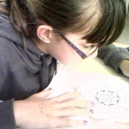 J'aime dessiner et bricoler... !!!!! :)