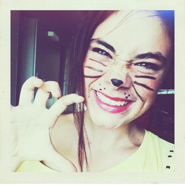 christiane le bon | 19 | girl | single | danza classica e canto | room six