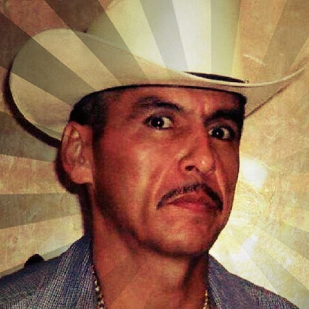 Feo, fuerte y formal. Los huevos no los traigo de adorno. Los Llanos del Refugio, Sinaloa.