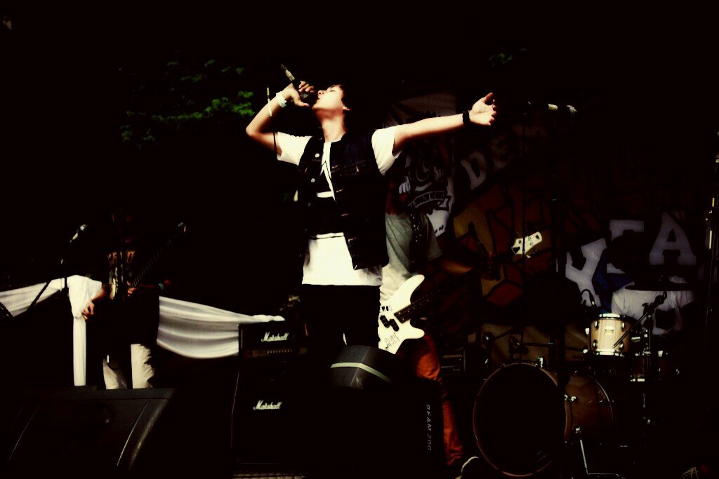 Metalcore Band From Jakarta ID and We Are:  @ariefARM @Editlesmana @muhammadfadjar_ @romme_lee contact person :+6289667347542