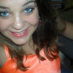 _dezaa_'s profile picture. Talvez pensemos demais. Sinta mais, pense menos                            C. Bukowski