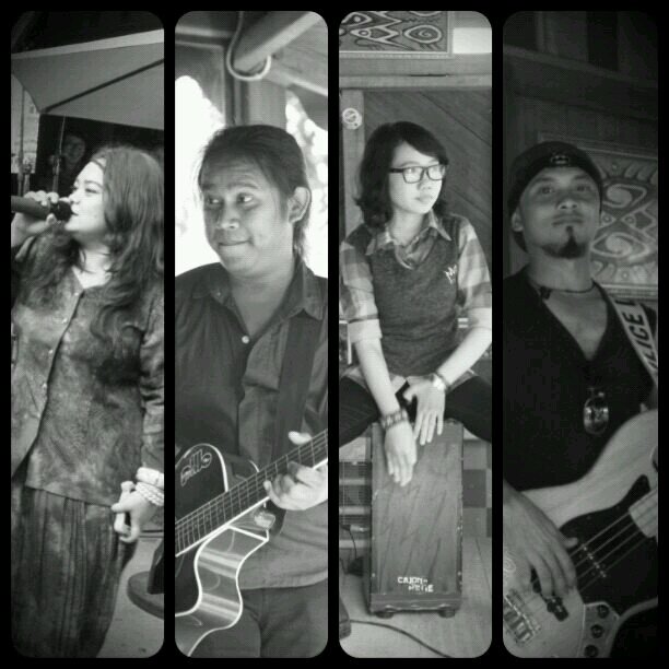 Music Coffee @teretambunan(vocal) @khairiagustina(guitar) @HetiSyabaniah(cajon)