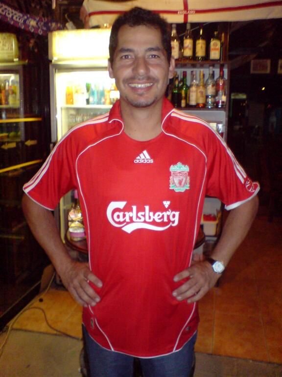 My name is Steve T - everyone calls me Stevee T. Im a die hard liverpool fan and im mad on football. You'll never walk alone!