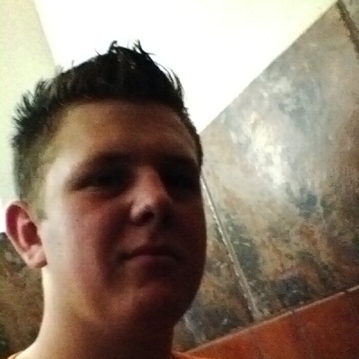 Hello peeps any wanne chat send me a message Tx, enjoy :)