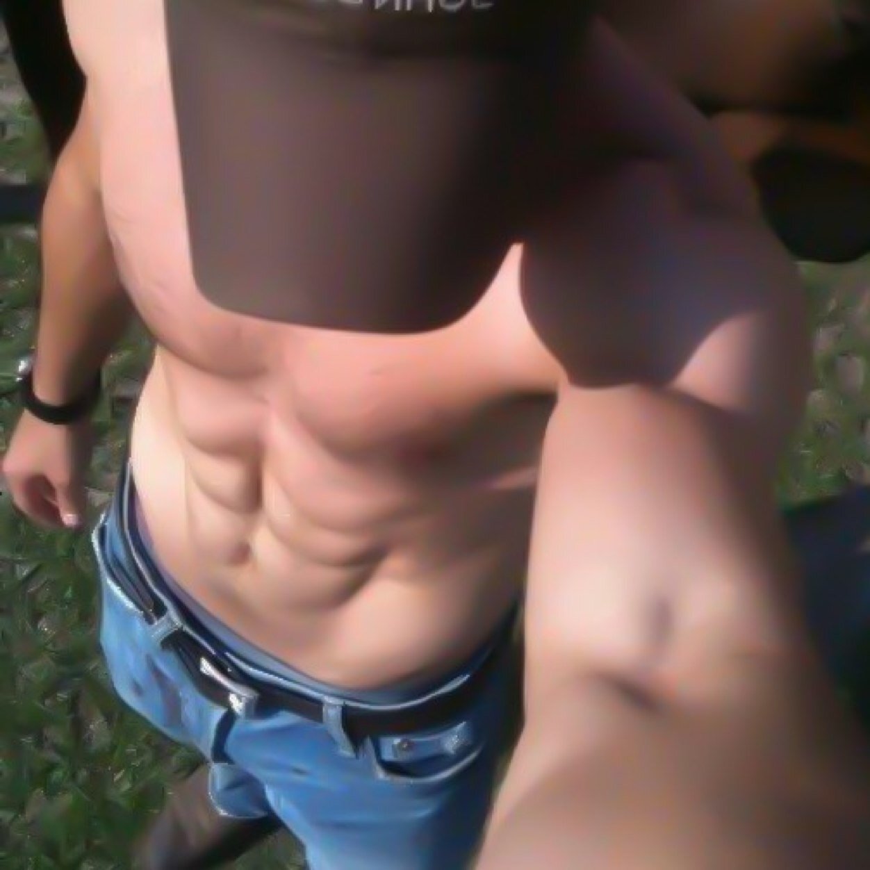 Texas born - Up North livin for college -Avi is me- follow or dont idgaf-100% smart ass-#fitfam