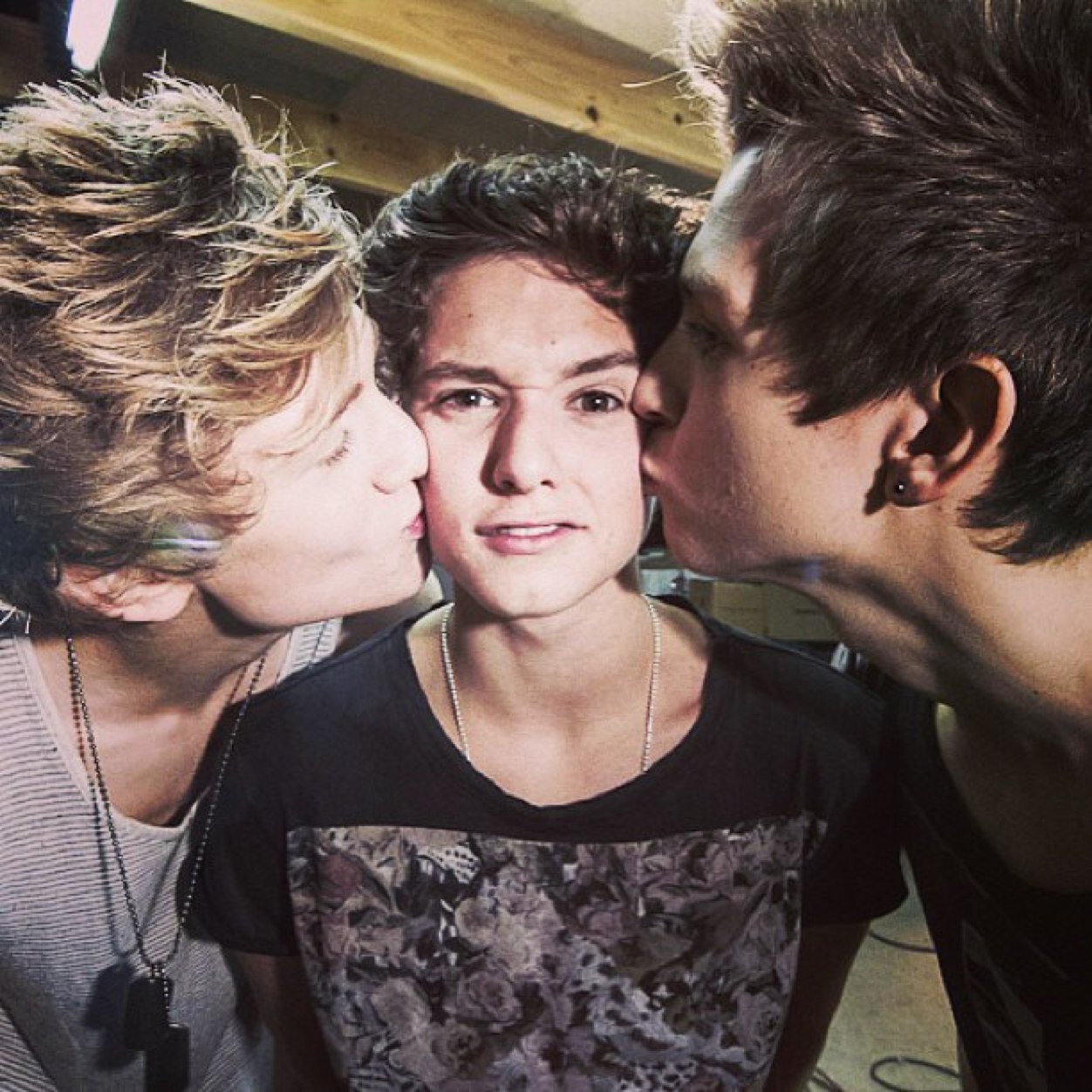 simpsonbrad_'s profile picture. ✌Tris•Brad•Con•James✌