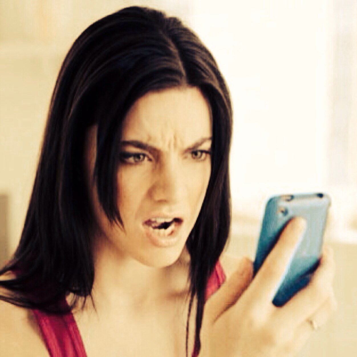 iLoveToBitchh's profile picture. 