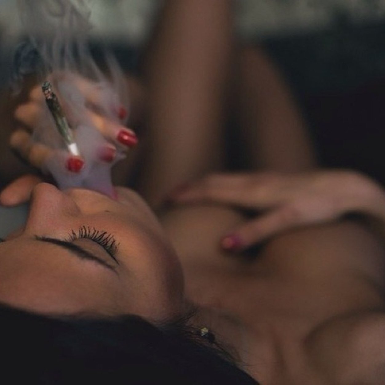 Live fast , die young; Bad girls do it well .