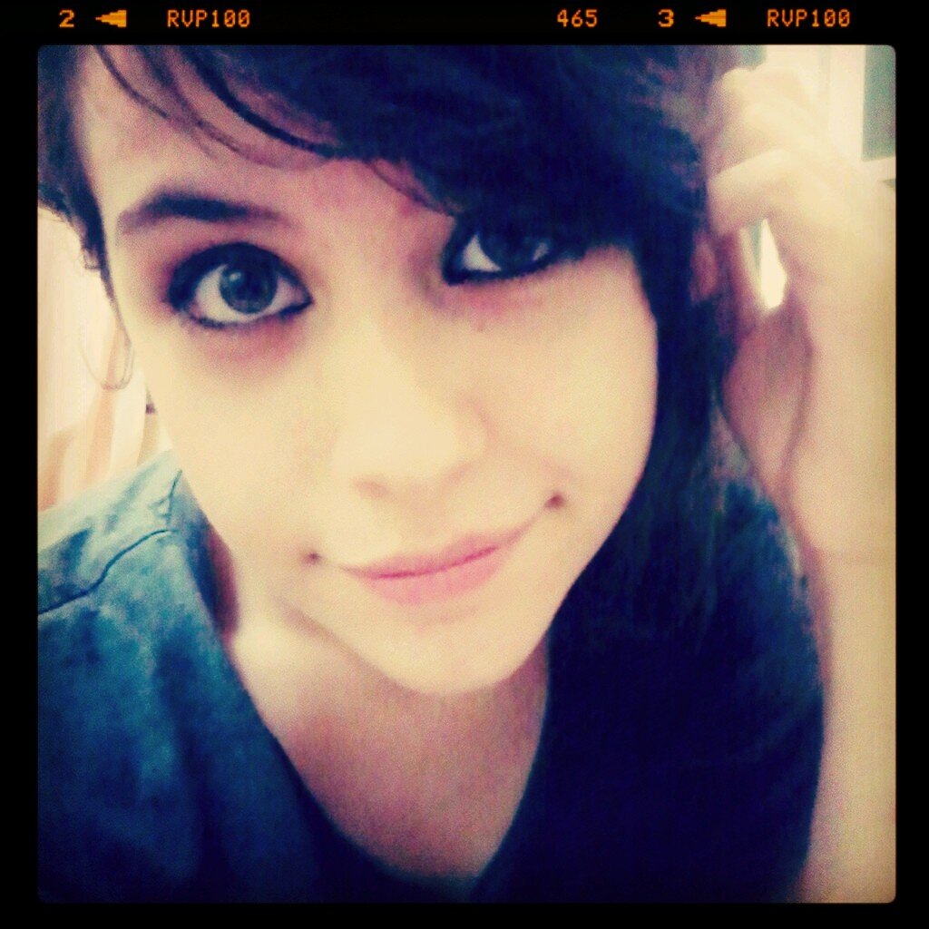 Olá me sigam e eu sigo de volta! Muitos bjs s2.