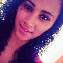 É preciso amar as pessoas,Como se não houvesse amanhã,Porque se você parar pra pensar, Na verdade não há. =)