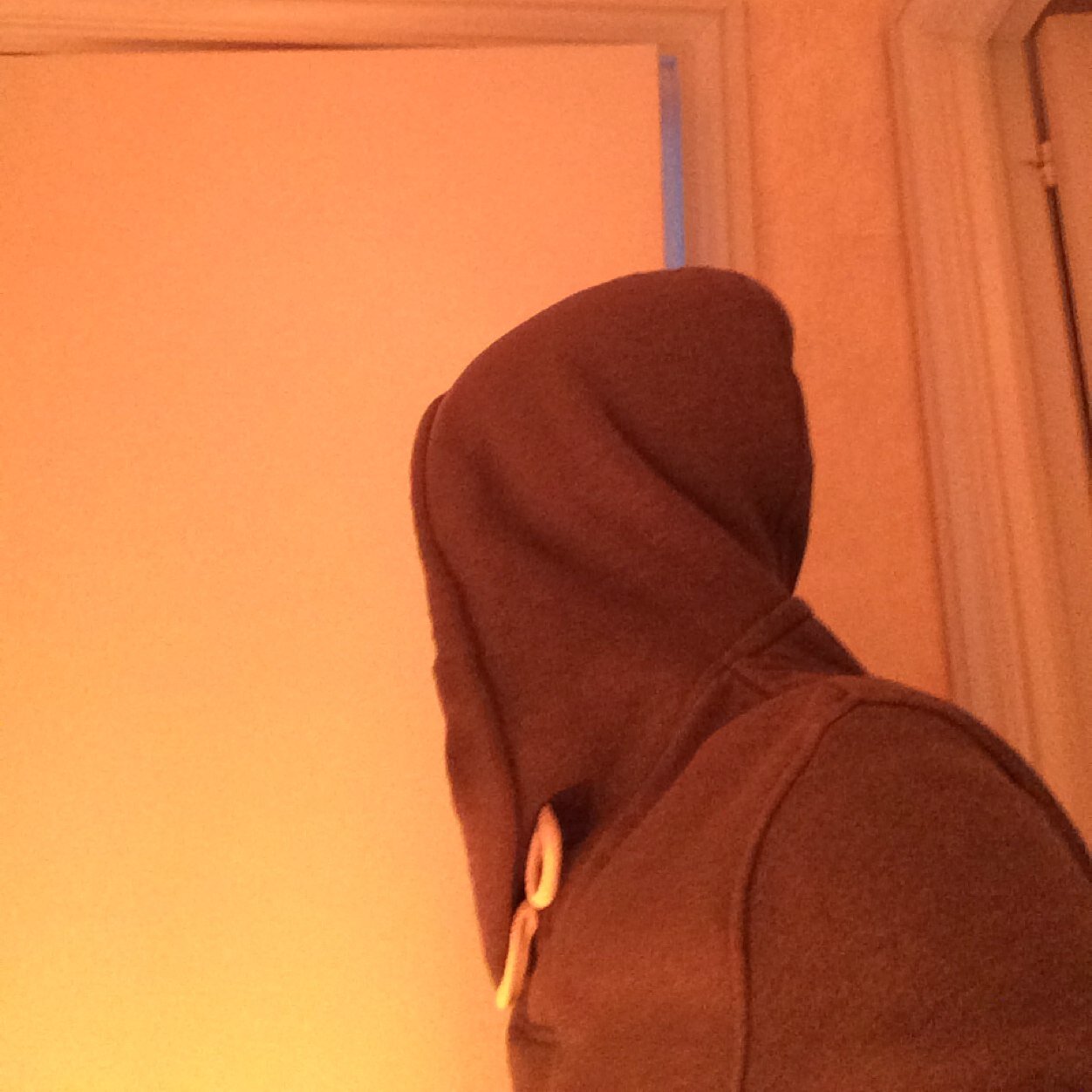 gonzodemadrid's profile picture. Siempre he preferido ser ciego a mudo, pedir socorro no vale para nada... No pretendas que papa estado te pague las cosas con mi trabajo.