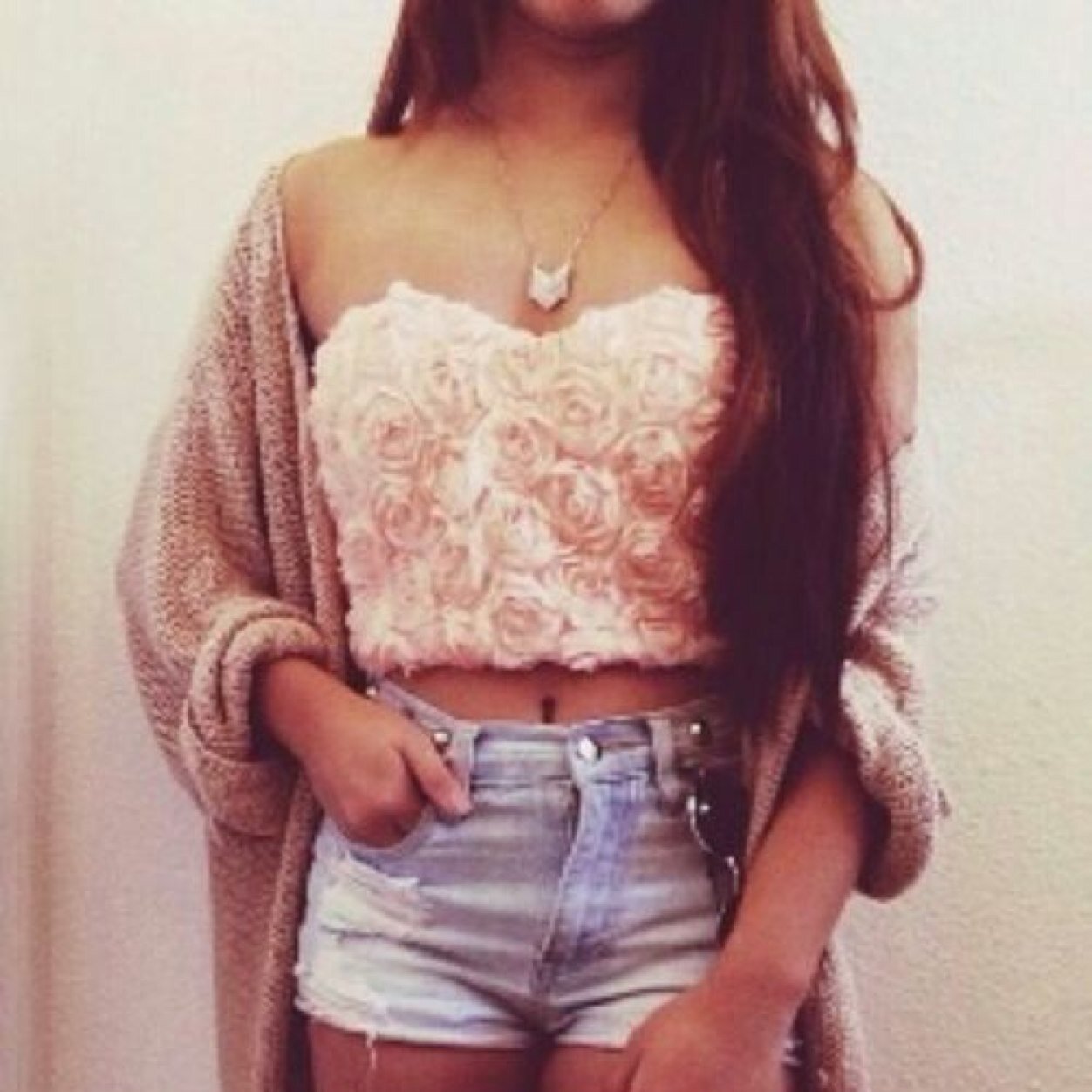 Superbe_Looks's profile picture. Je follow back à 100% ! Je tweets des choses de modes,ou des citations.

Dans la chambre.