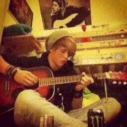 Bandmember: @TakeawayFaceplm // Singer / Songwriter / plays Piano and Guitar / http://t.co/7KKBZK4ca5 http://t.co/GLniU2Ew6B