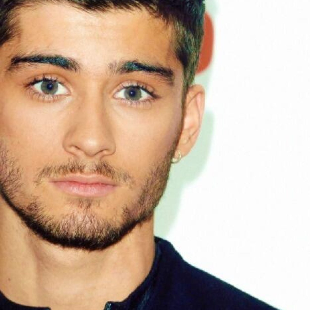 Seguirnos en @1DWeLoveCarrots os seguiremos de vuelta. Follow us @1DWeloveCarrots we always follow back :)