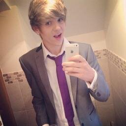 DanielJPrivate's profile picture. Life is what u make of it. Singing is fun.! #AlienMeerkats ;)