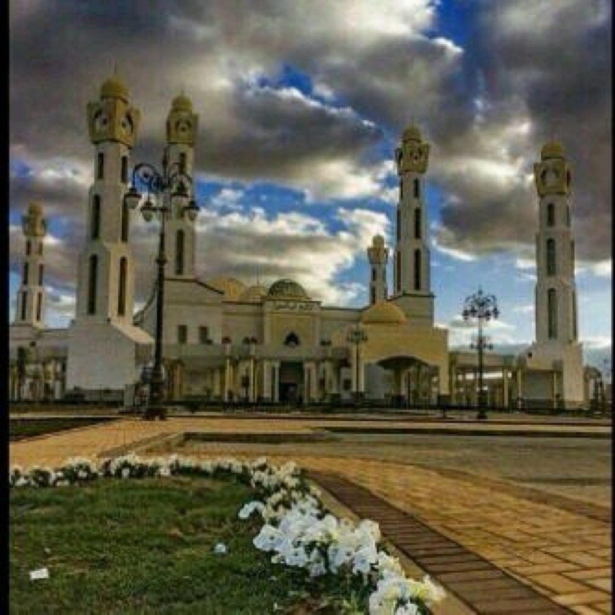 ¶حساب مّتنوعَ اگتب مايروّق لي¶[واقتبسَ ماهؤ رائـعْ]•واحيَانـًا بقلمـيِ• {{طبعـيَ مزاجـي}} ¶¶¶_تتـابعني•`اتـابعگ¶• ** واتشرفـ بالـجمـيـع¶¶ّ.