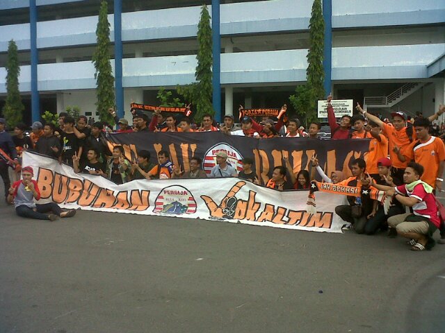 Biar tinggal dijawa barat kami tetep cinta PERSIJA sampai mati . BANGOR(bantargebang orange)