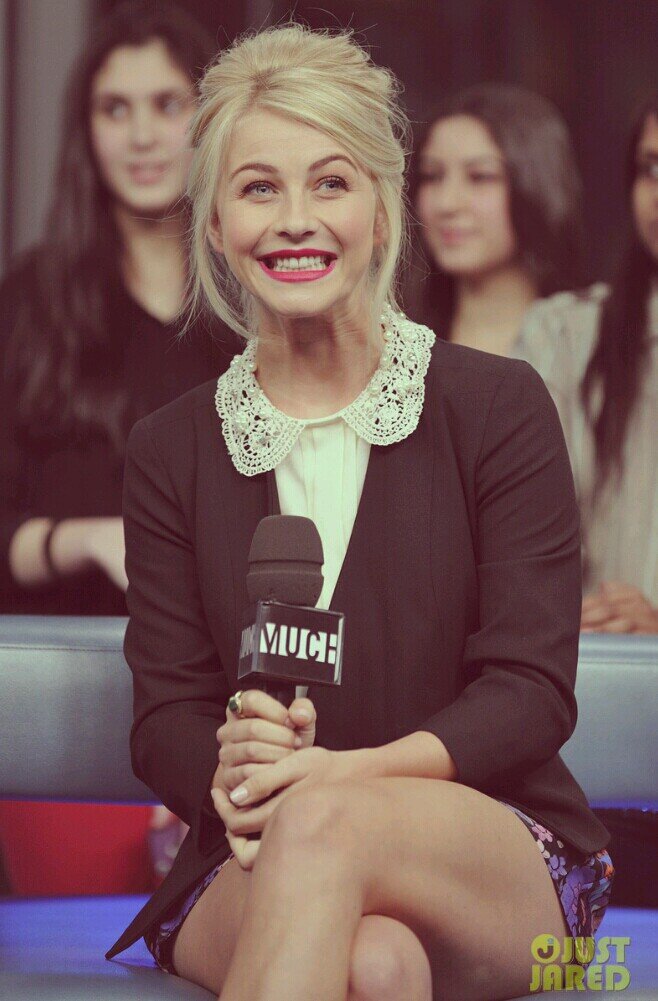 french directioner and mixer. Like Emma Stone and i'm Gleek