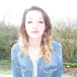 Bieber, Bieber, Bieber, Bieber. ♥♥♥♥ Même s'il fait n'importe quoi en ce momment, c'est toujours le même. ♥♥ Lovee.