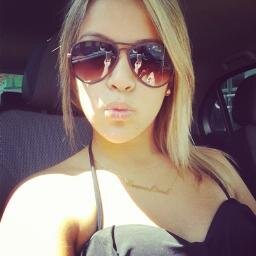 A menina que aprendeu que a vida não é feita de ilusões, mas que com DEUS tudo é possivél (;