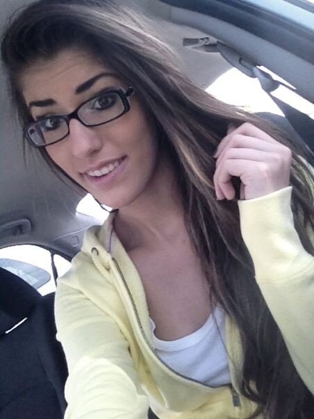 hi names marianna:) 18 livin it up in cali:) going to school FRESHMEN in college {Dont follow to unfollow ...i got the app}