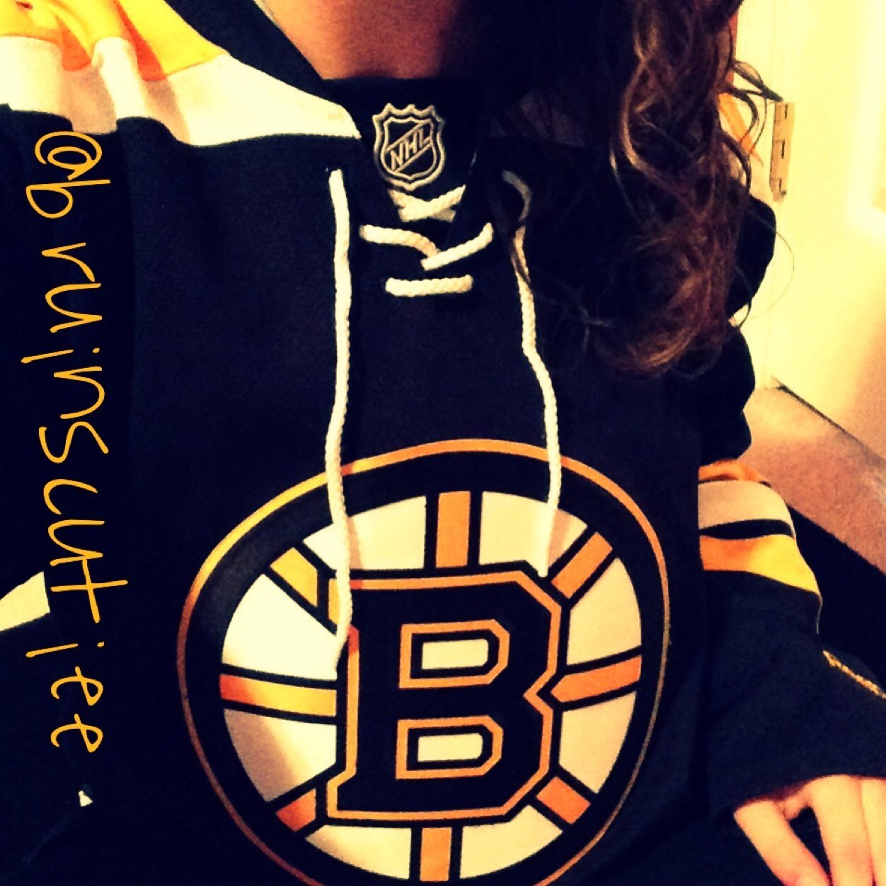 Hockey is life. Love the Bruins. Right Winger. _/.\_ Total prep girl. Bruins Fam∞ avi is meツ