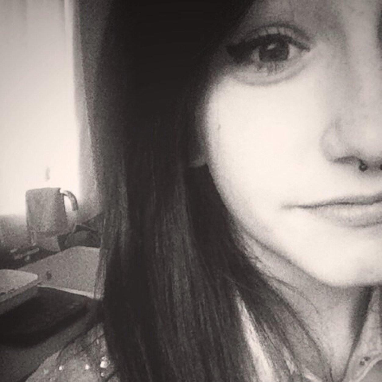 JbBelieber_73's profile picture. Detestable, sadique, chiante, lunatique, vulgaire, obèse, anorexique, conasse, débile, folle, naïve, drôle, grossière, méprisante, rancunière. Enchanter.