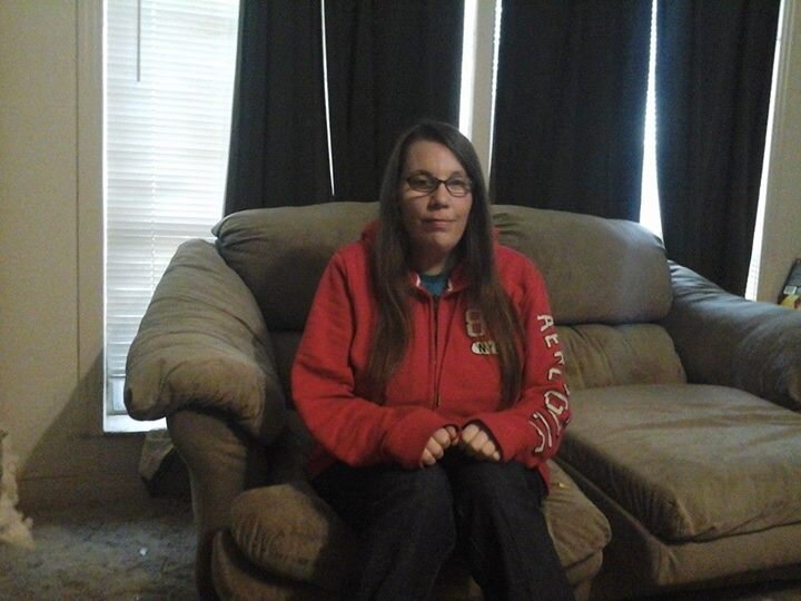 I'm new here i am a single 35 year old Italian/Irish female who loves campin fishin goin out to eat love goin to family bbqs and love shoppin gettin pics taken