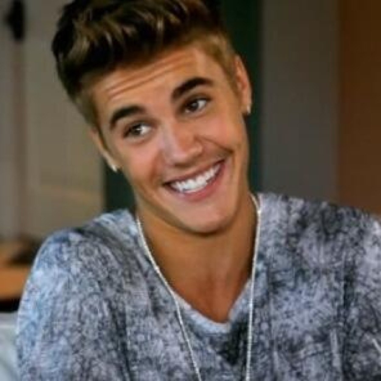 JustinSupport31's profile picture. always here for justin, through thick and thin. #belieber