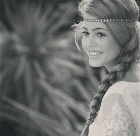 Club de fans de la mejor del mundo, @SrtaLu_, si es Lucia de @ModaChica1, y somos su club de fans, jiji ♥