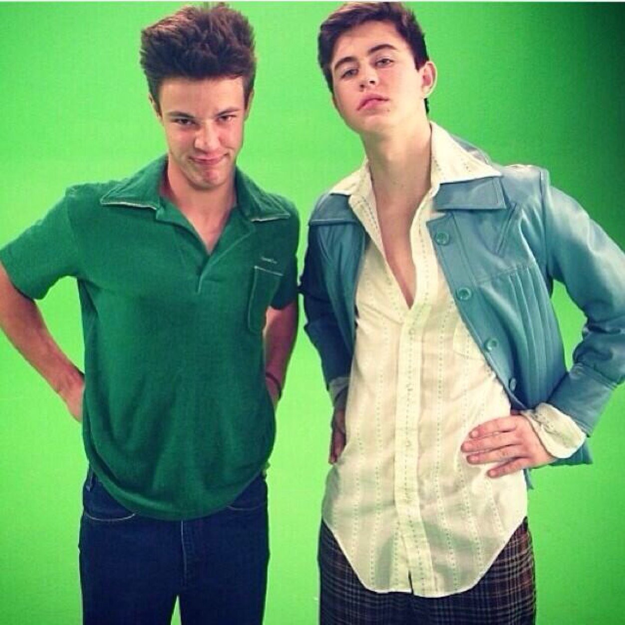 PLEASE FOLLOW ME PERSONAL, @LashtonFumes & I WILL FOLLLOW BACK ON THAT ACCOUNT, IF NOT JUST ASK :) THANKS BBYS