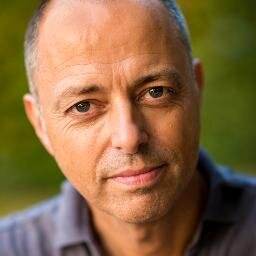De agriwereld is mijn wereld. Als boerenzoon voel ik me hier thuis. 
Ik geniet van de diversiteit en de vooruitstrevendheid in de internationale agribusiness.