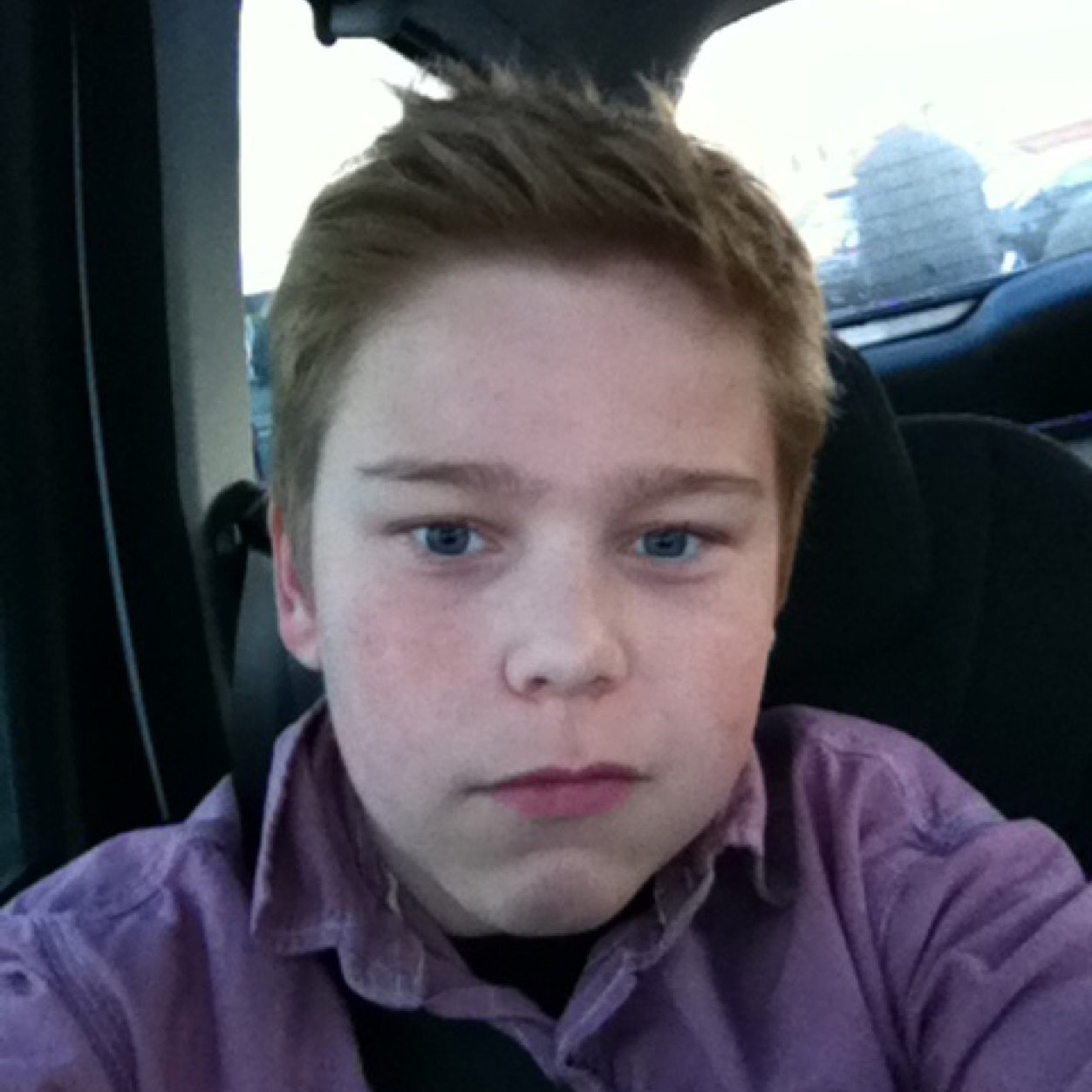 Im BeatZ FZ and im an amuter cod play looking to go pro with my team FiZZ :) i love optic!!!!!!!!!