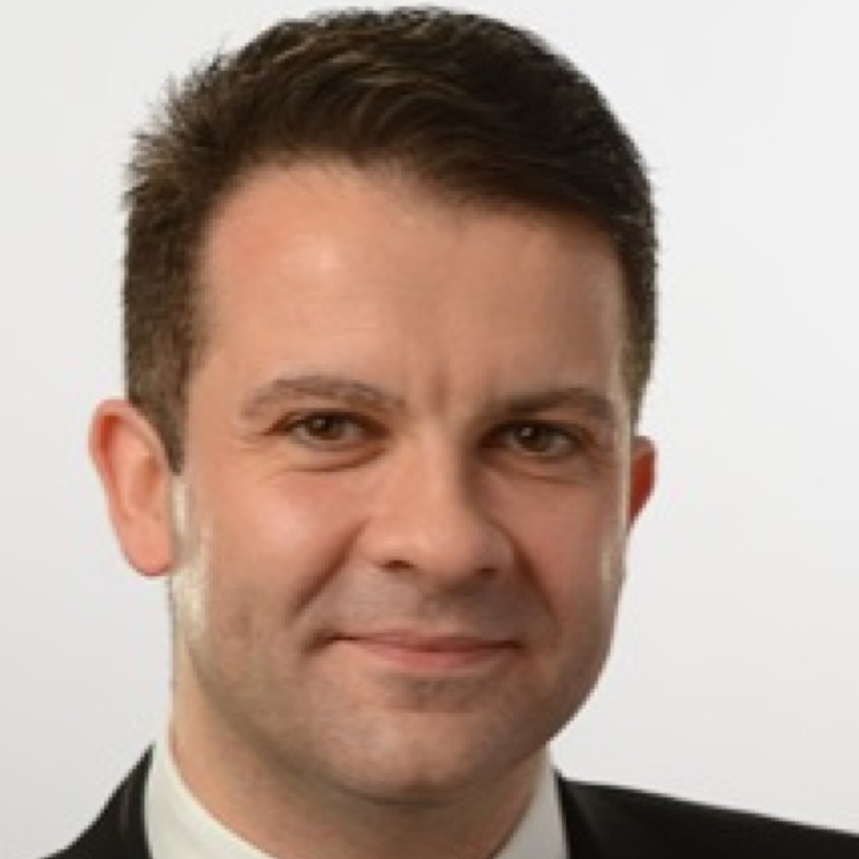 Luxury strategy consultant & professor / Education: HEC Paris, Paris Dauphine, IAE de Paris