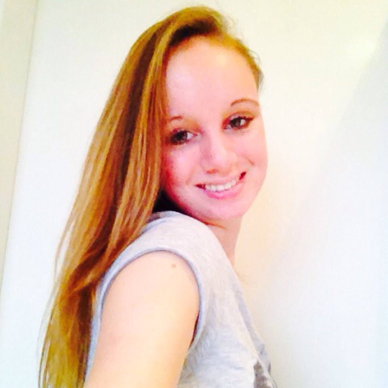 iloveyou ! // you're my best friend since a long time ago! // dancing is my life!