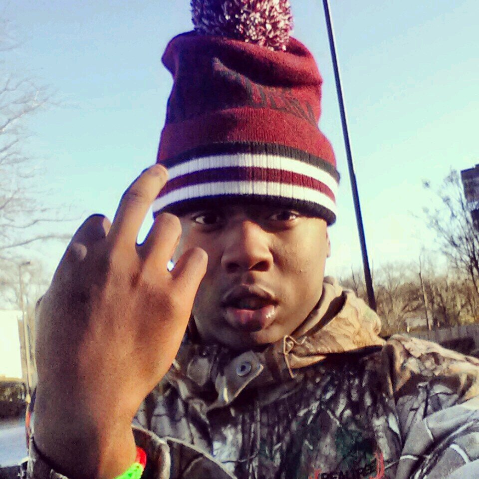 PoochieStewart's profile picture. •South Carolina·. L.A  ,  #State Championship 2014 # L's  ·SINGLE· #SQUADD