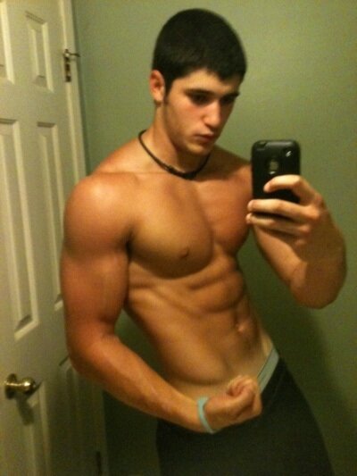 Buff hunk from Wichita. #LadiesMan. Theres a 99.8% chance I can outlift you and a 99.9% chance I can whip your ass. #UFC #WWE #RedSox #Seahawks #Heat #RollTide