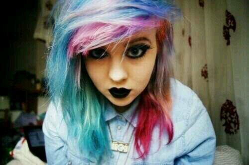 Hi I'm destiny, I'm 15 and single