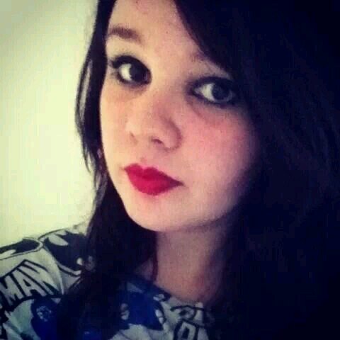 I'm just another girl who loves art and music. Haii o_O