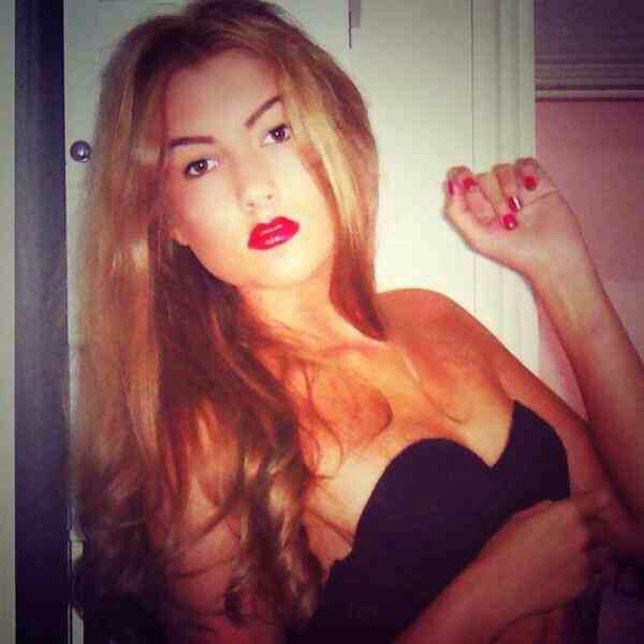 LuLuMae123's profile picture. -Blonde, single, ready for ma clit to tingle