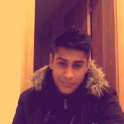 Eric , 18   http://t.co/nnbQzaurRd ;                              Snapchat - erichabibo