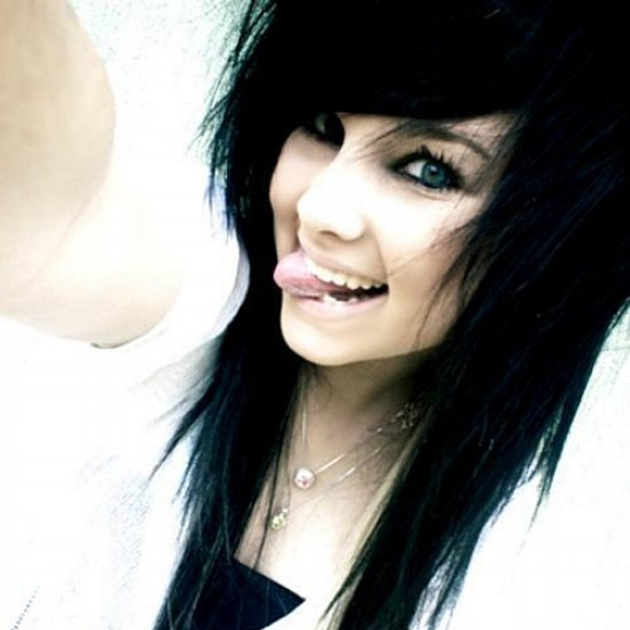 I'm Alexa, you can call me Alex if you want i really don't mind.. or Lexy. I'm 18 years old and I'm easy to get along with!