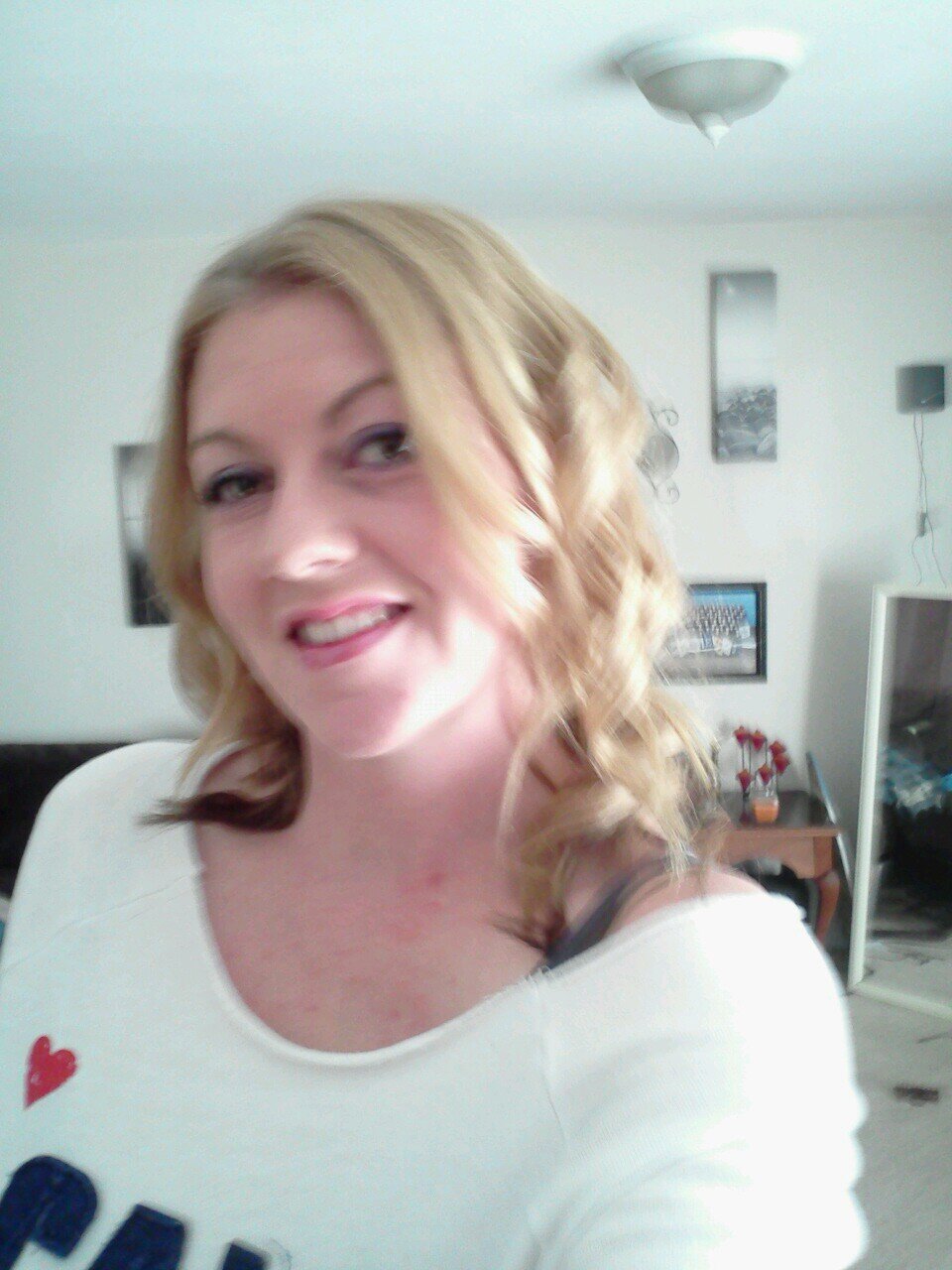 HeelLovey's profile picture. 