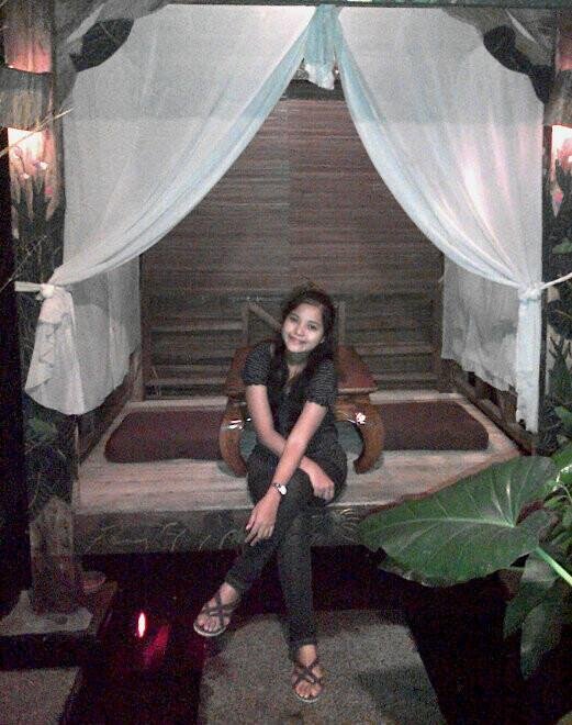 fara_rha's profile picture. ║bachelor of engineering║gemini addict║sanguin type║sociable║easy going║tiramisu-vanilla lovers║