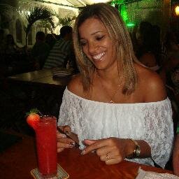 Mulher..Administradora...Vendedora..Corretora de Imóveis.. Ah!! Amo tudo que faço tá!! Companheira, amiga, leal !!!