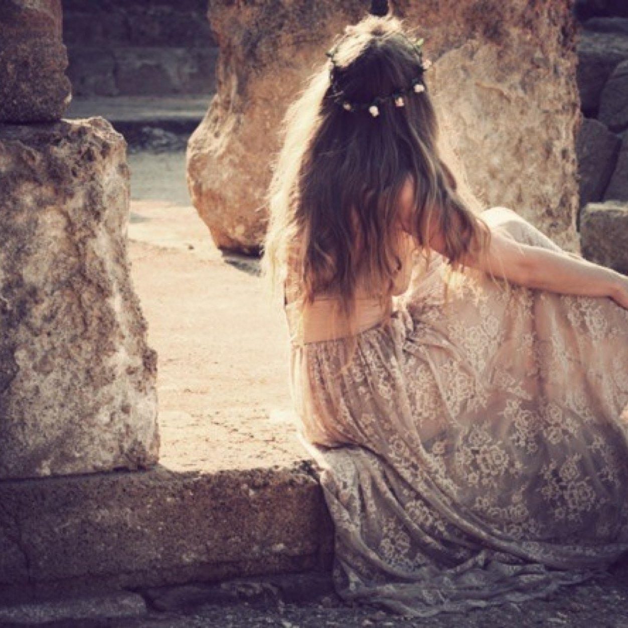 this account is for all the lost girls out there. whether you're lonely and unsure of your destiny and design, or you've been searching for neverland. XOXO