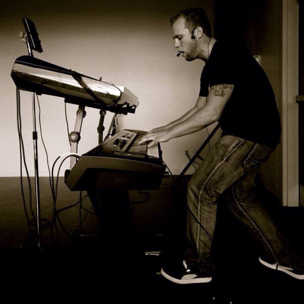 Keyboardist and singer from Calgary, Canada please check my tunes on itunes or https://t.co/Qt7ZDdIUjx lemme know what you think!