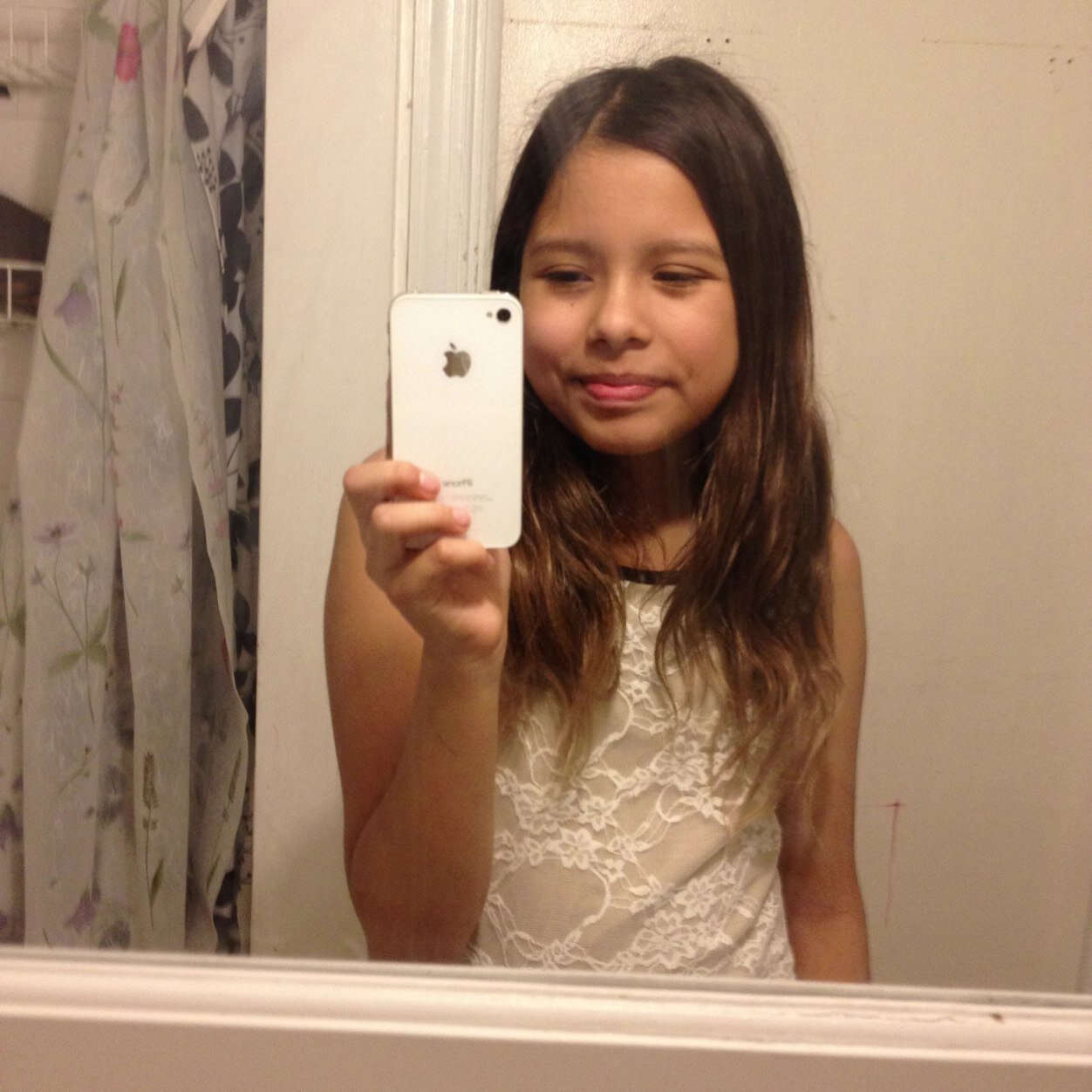 Hiiii guys! :) if u follow me i follow u bck