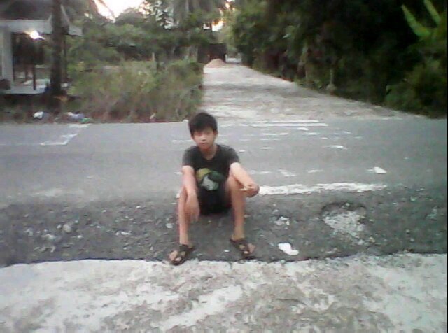 My name is faisal Yandi, my school in the SMP 1 DUSEL,,, :)
 
 follow me and I follow you back,,,;)