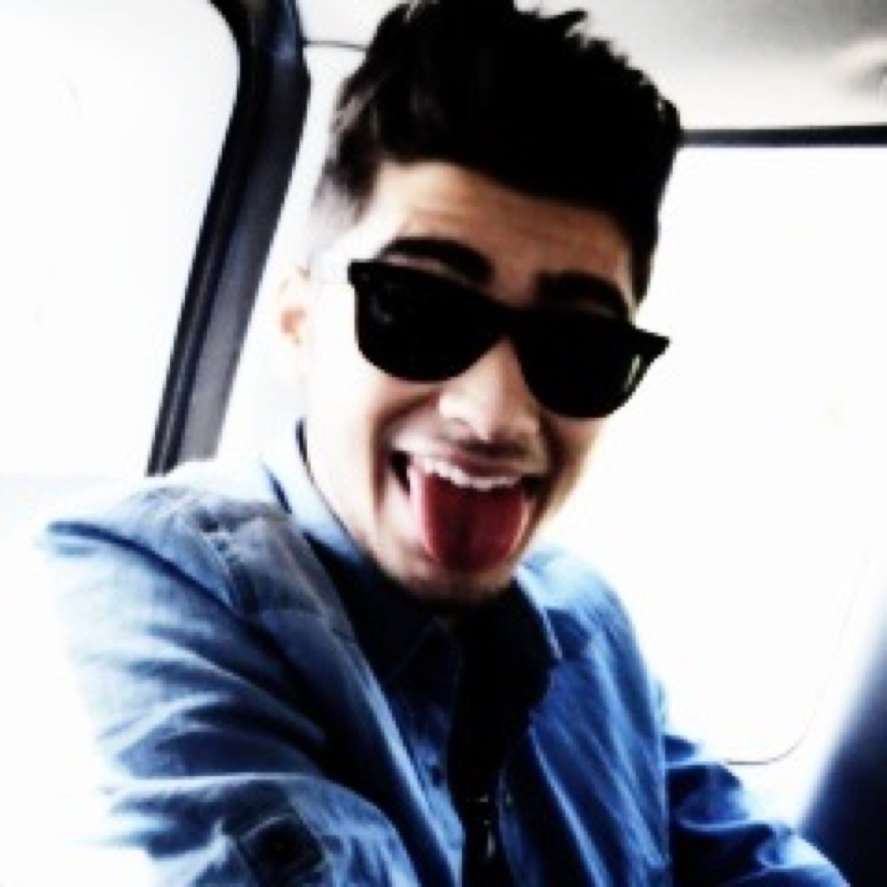 THIS A FREE FOLLOW PLEASE FOLLOW @zaynergetic OR I UNFOLLOW